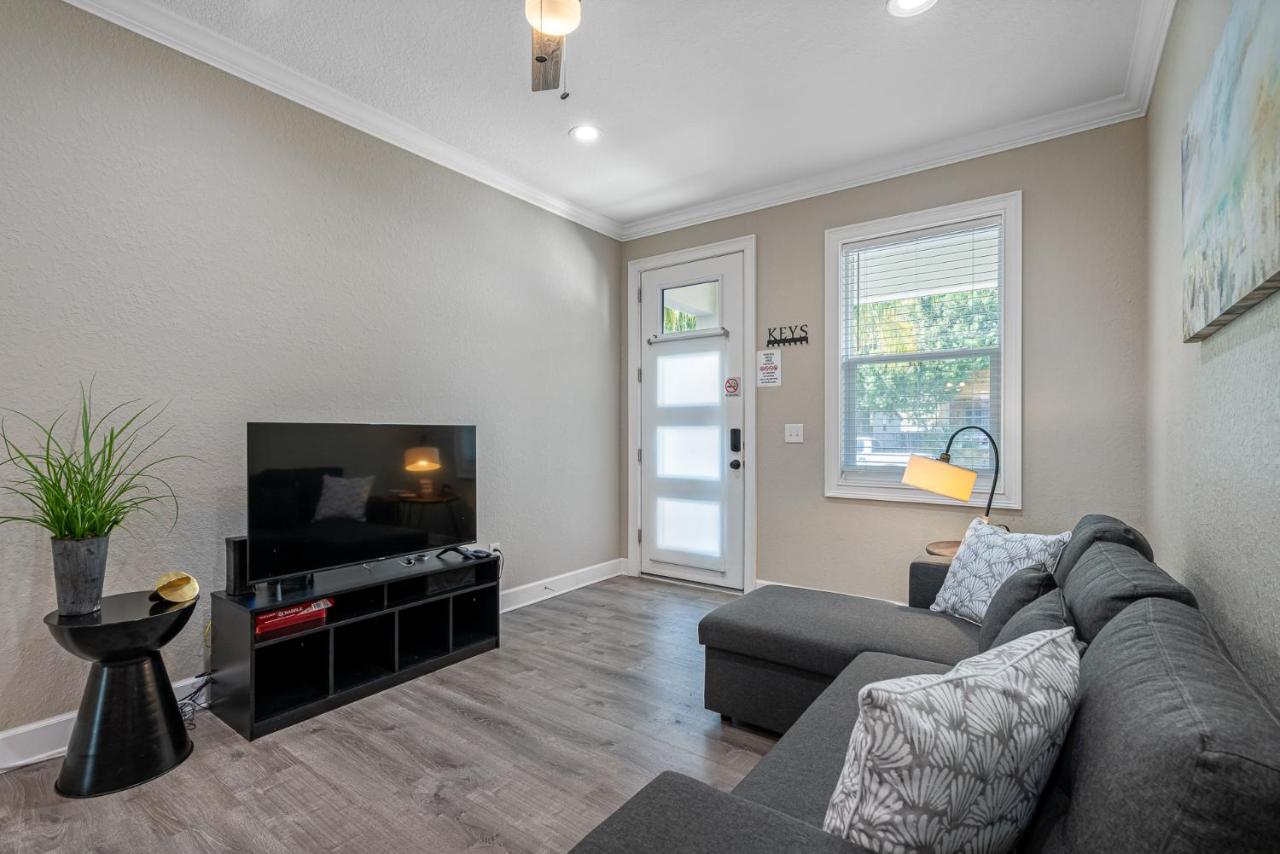 Cozy And Spacious 4Br House With Pool In 坦帕 外观 照片